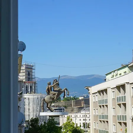 Апартаменти Macedonia Square