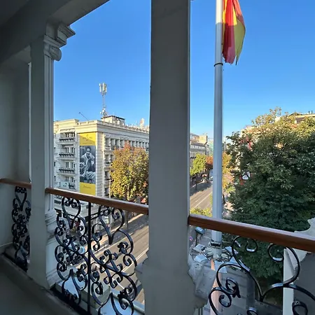 Апартаменти Macedonia Square