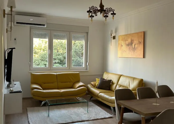 Macedonia Square Apartment *