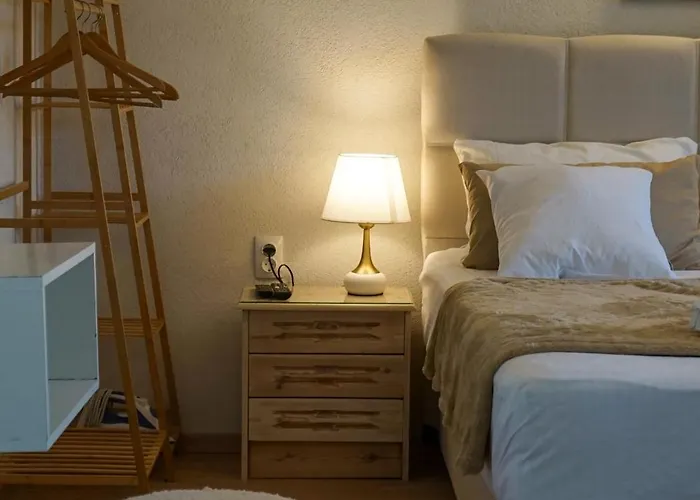 Macedonia Square Apartment *