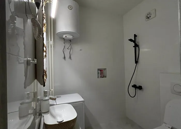 Macedonia Square Apartment